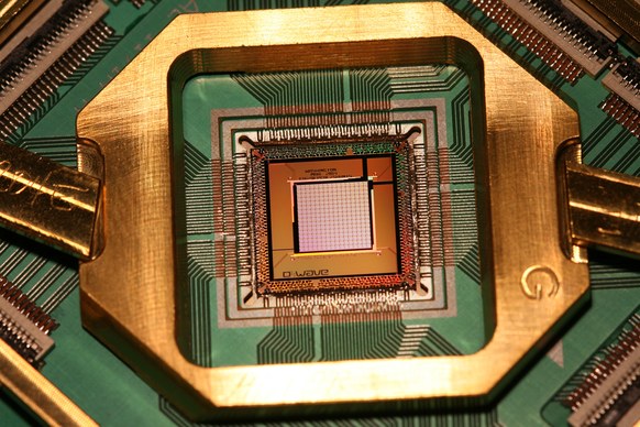 1000-Qubit-chip_2