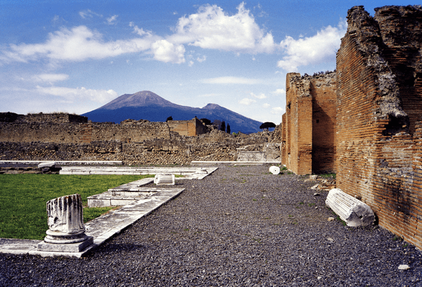 vesuvius-from-pompei