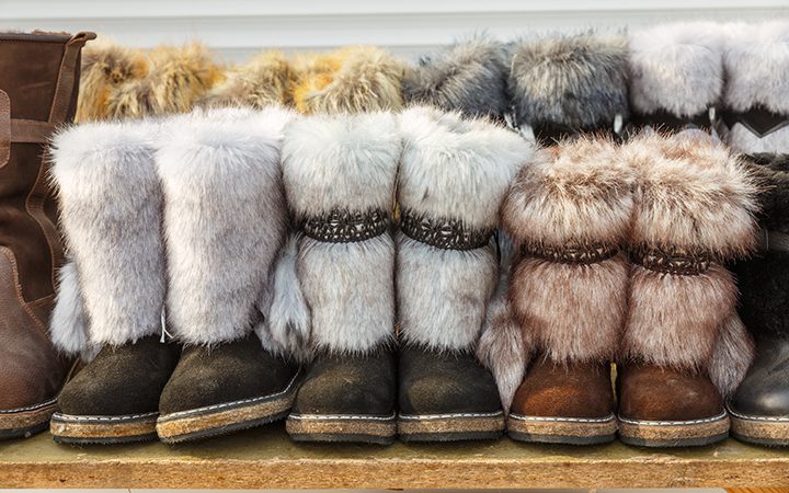 Fur boots boots are sold in the market.