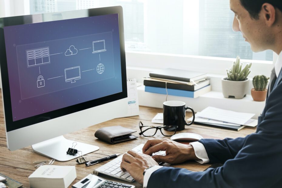 Cloud Computing Data Management Concept