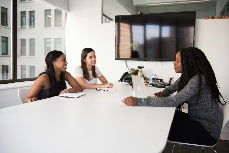 utilize machine learning to improve employee retention rates feature